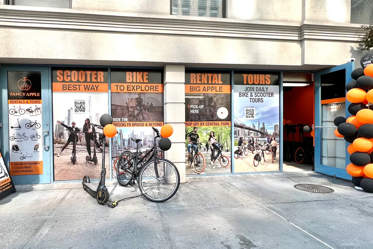 Storefront near the Brooklyn Bridge